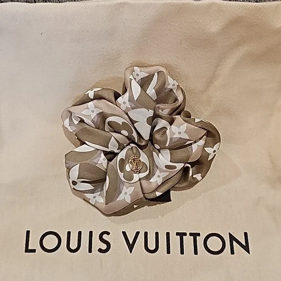 Louis Vuitton | Accessories | Louis Vuitton Scrunchie Hair  display picture 1